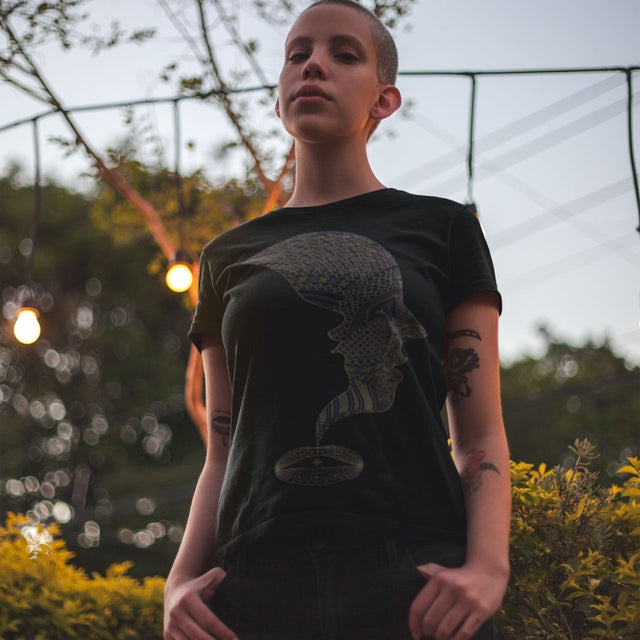 Icaruna – Damen-T-Shirts auf Bestellung – dunkle Farbtöne