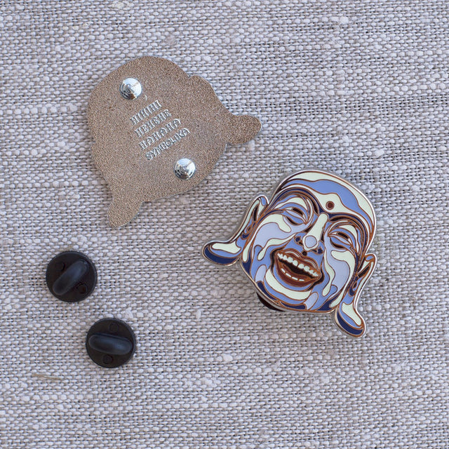 Laughing Buddha Lapel Pin - symbolika